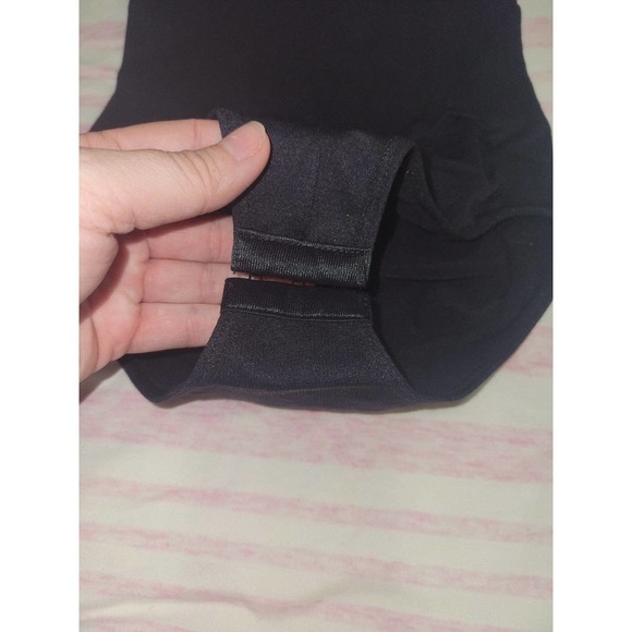 Shapewear size medium - Picture 2 of 5